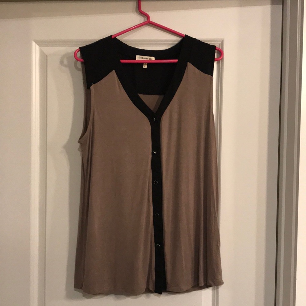 Super soft tank, barely worn!!